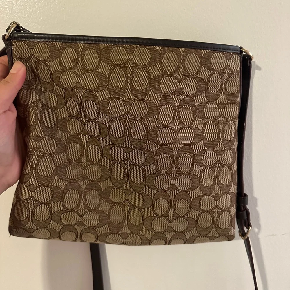 Coach - Picture 3 of 8